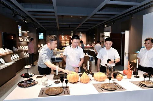 企業的事，大家共同來想辦法——傅顯明假日進企服務日用品行業